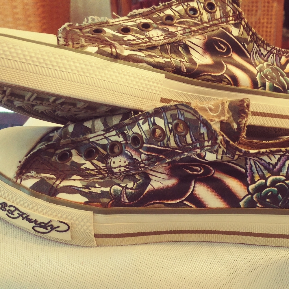 Don Ed Hardy women's slip on size 9